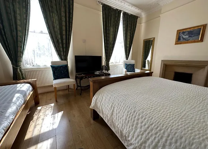 Manor Lodge Guesthouse